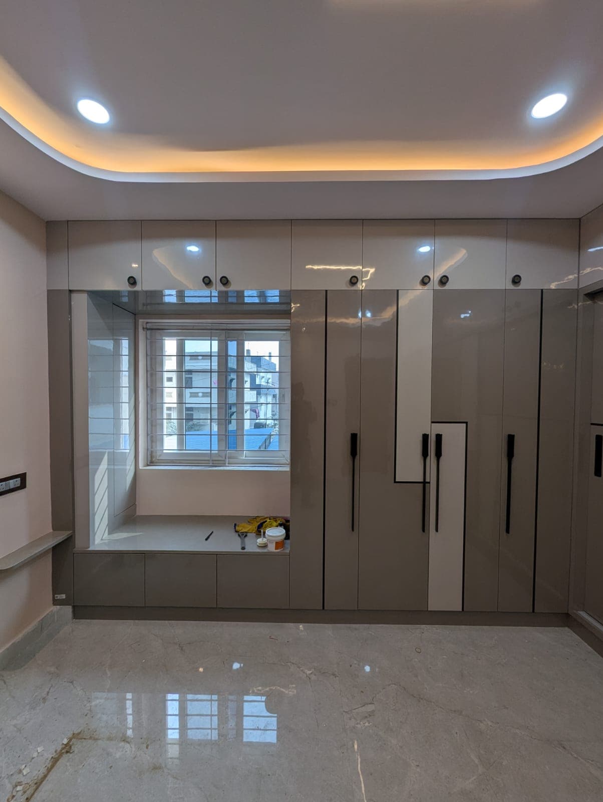 Master Suite Wardrobe - Wardrobe by Navrish Interiors